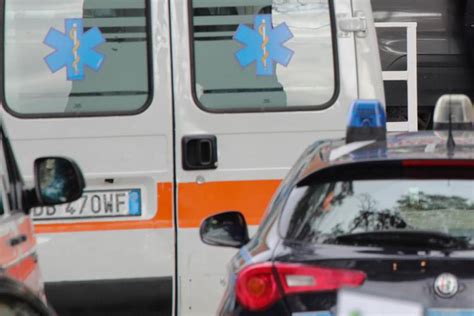 incidente pegognaga|Scontro a un incrocio nella notte a Pegognaga, morte due donne